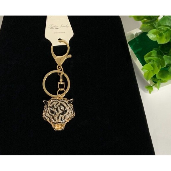 Creative Inlaid Artificial Diamond Crafts Leopard Head Key Chain - Picture 2 of 6